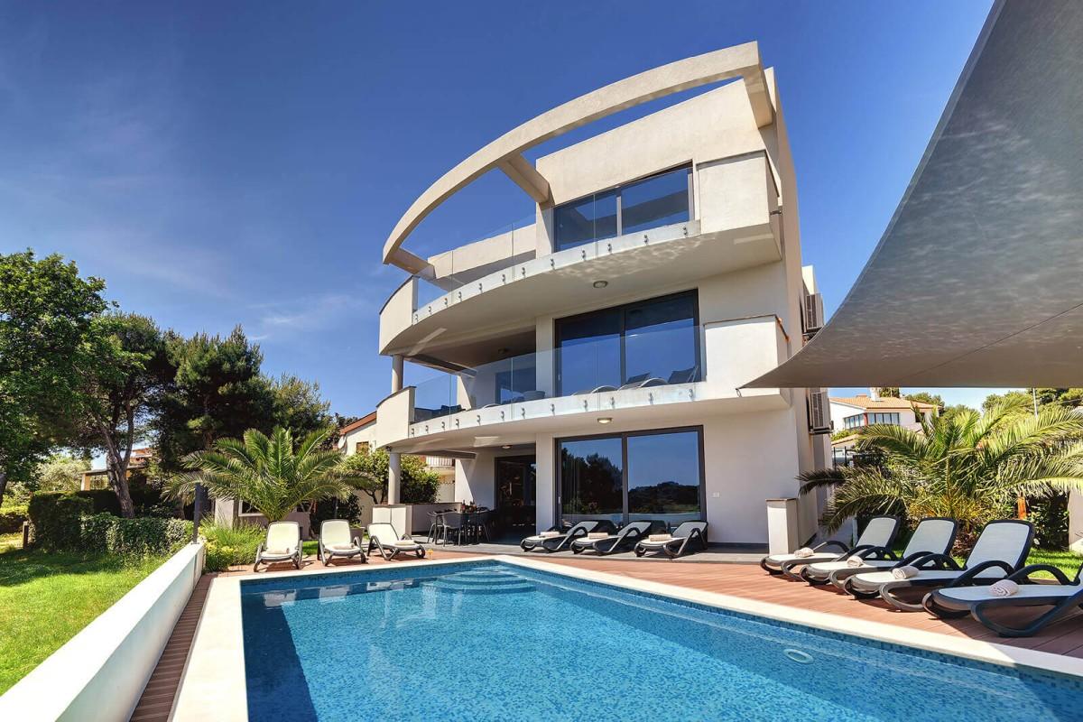 001-5488-30-Pula-villa-with-pool-and-sea-view-for-sale