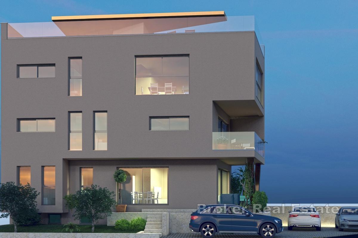 Neubau mit drei Wohnungen im Zentrum