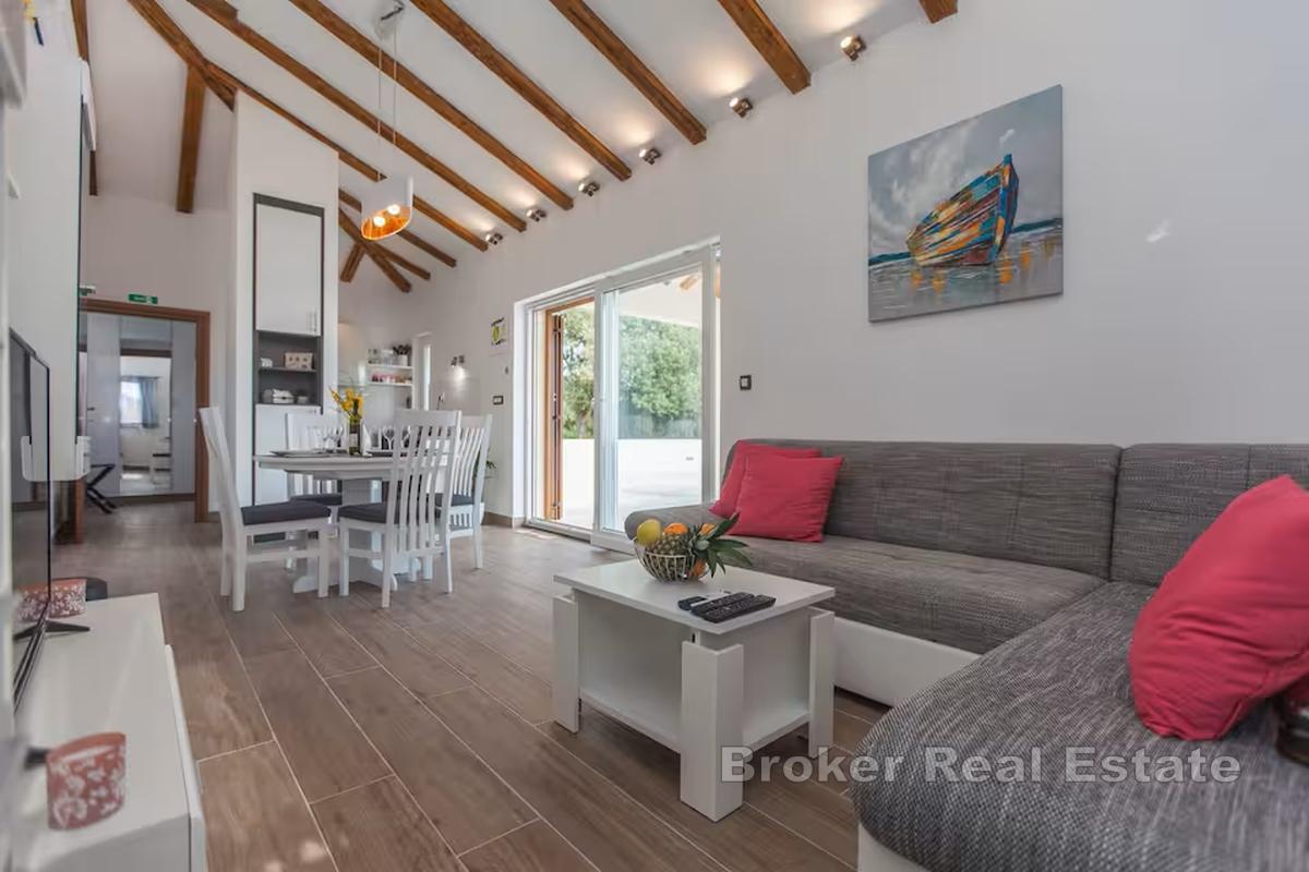 Samostojeća kuća s bazenom