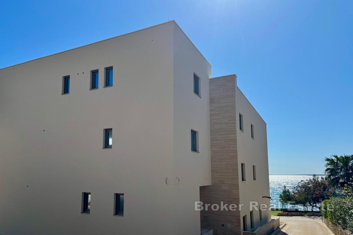Nowoczesny apartament z dwiema sypialniami nad morzem
