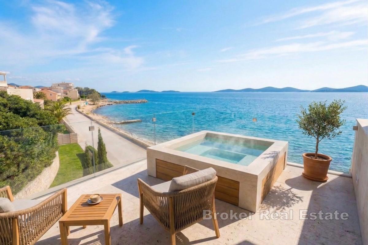 Penthouse mit drei Schlafzimmern und Meerblick