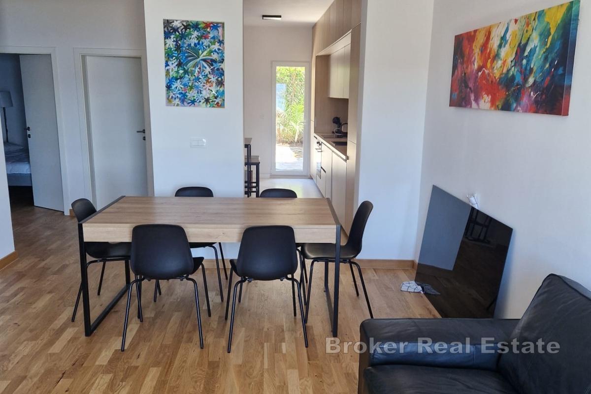 Четыре жилых помещения в небольшом здании