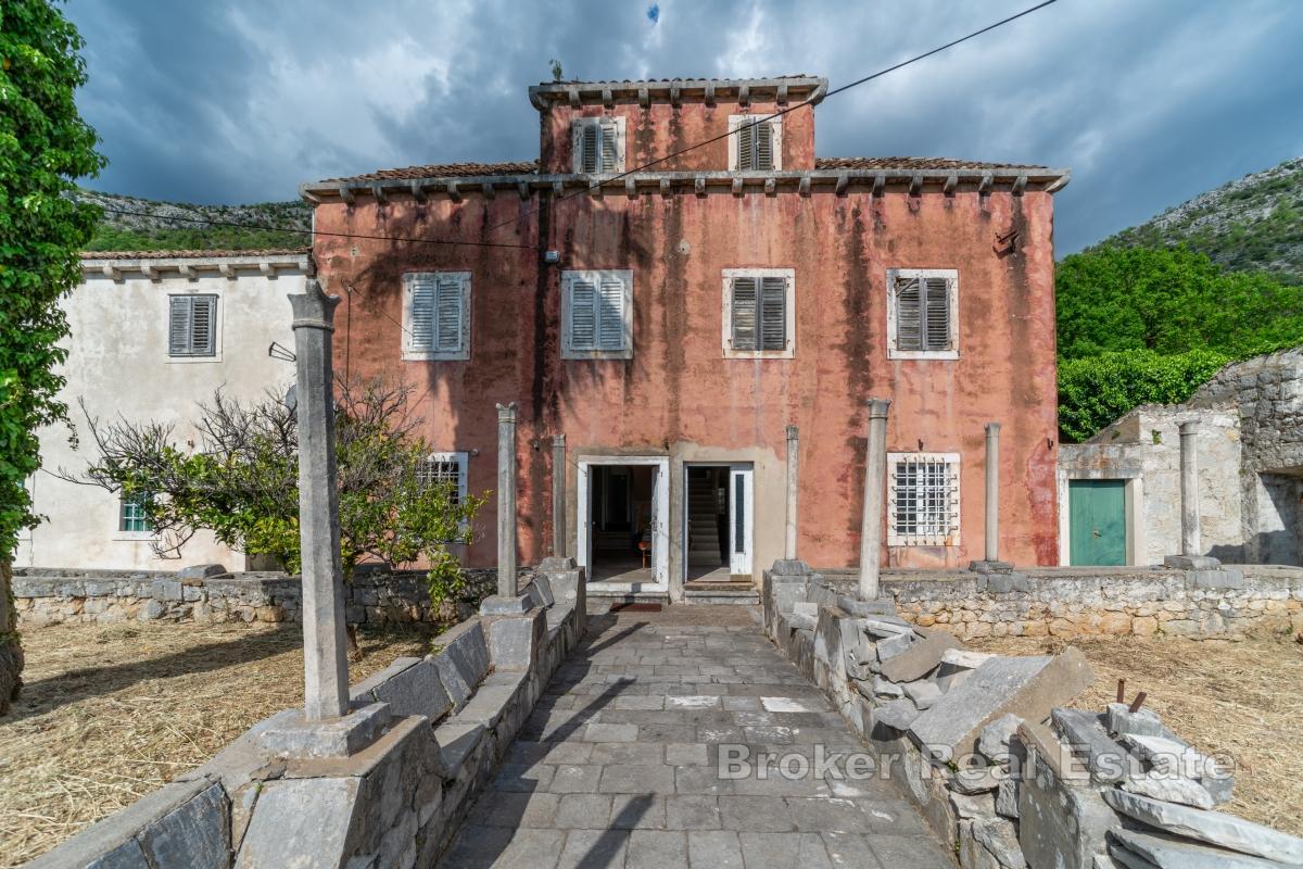 Historische Villa mit Meerblick