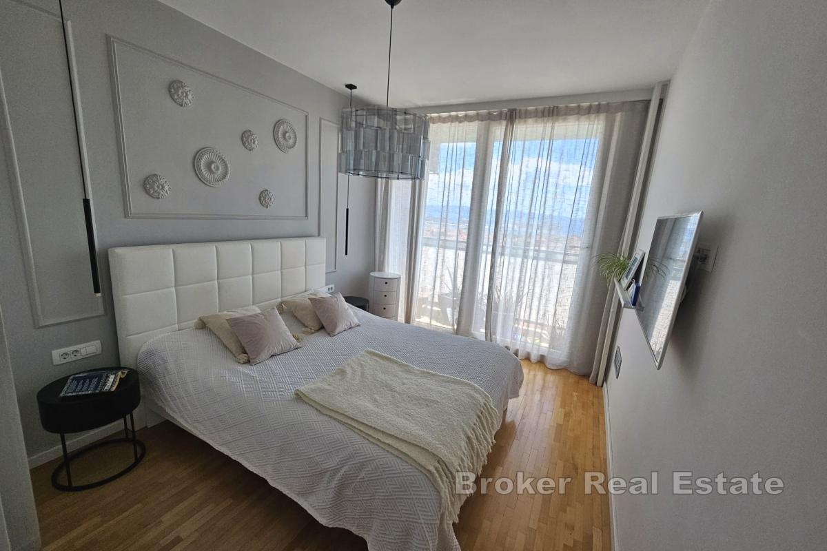 Eksklusiv leilighet med panoramautsikt over havet og byen – Split, Spinut