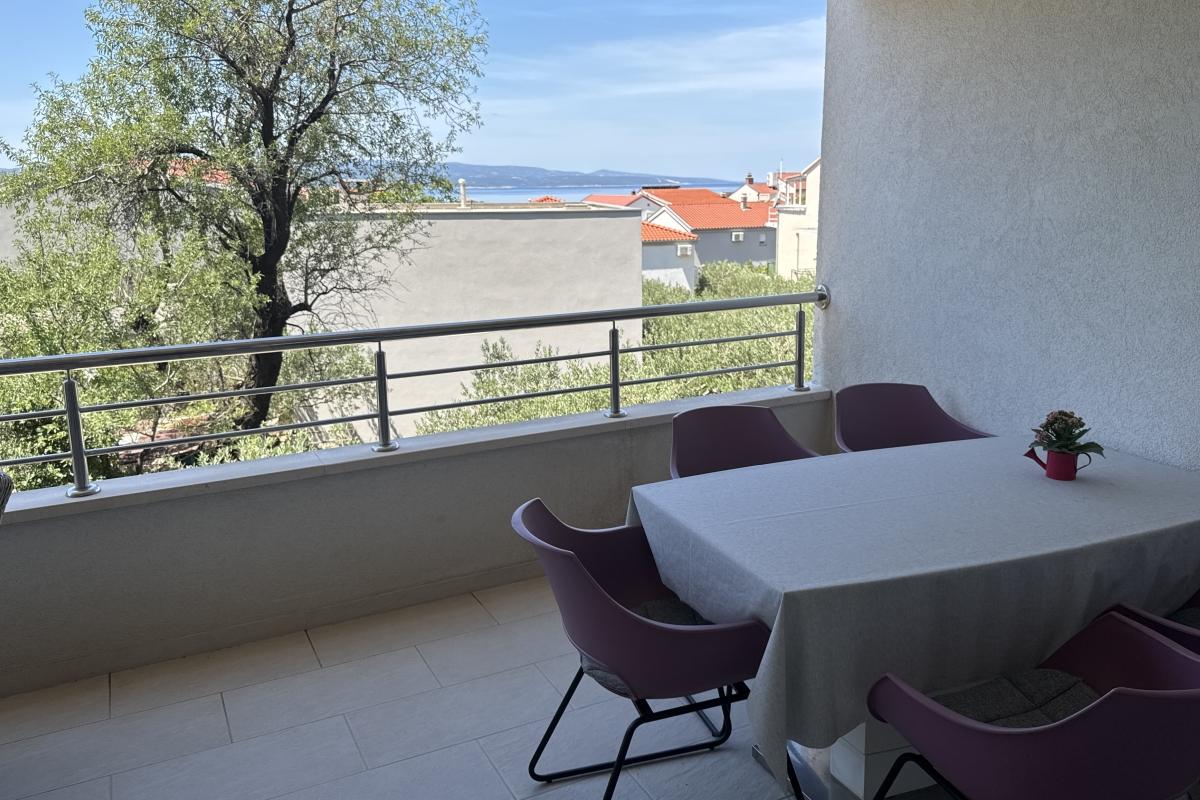 001-5524-30-Makarska-Spacious-four-bedroom-apartment-for-sale