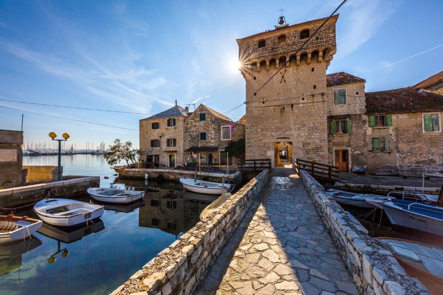 001-5525-30-kastela-historic-stone-house-by-the-sea-for-sale