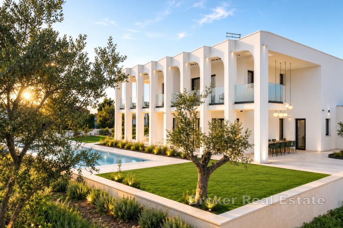 Villa moderna di design con piscina