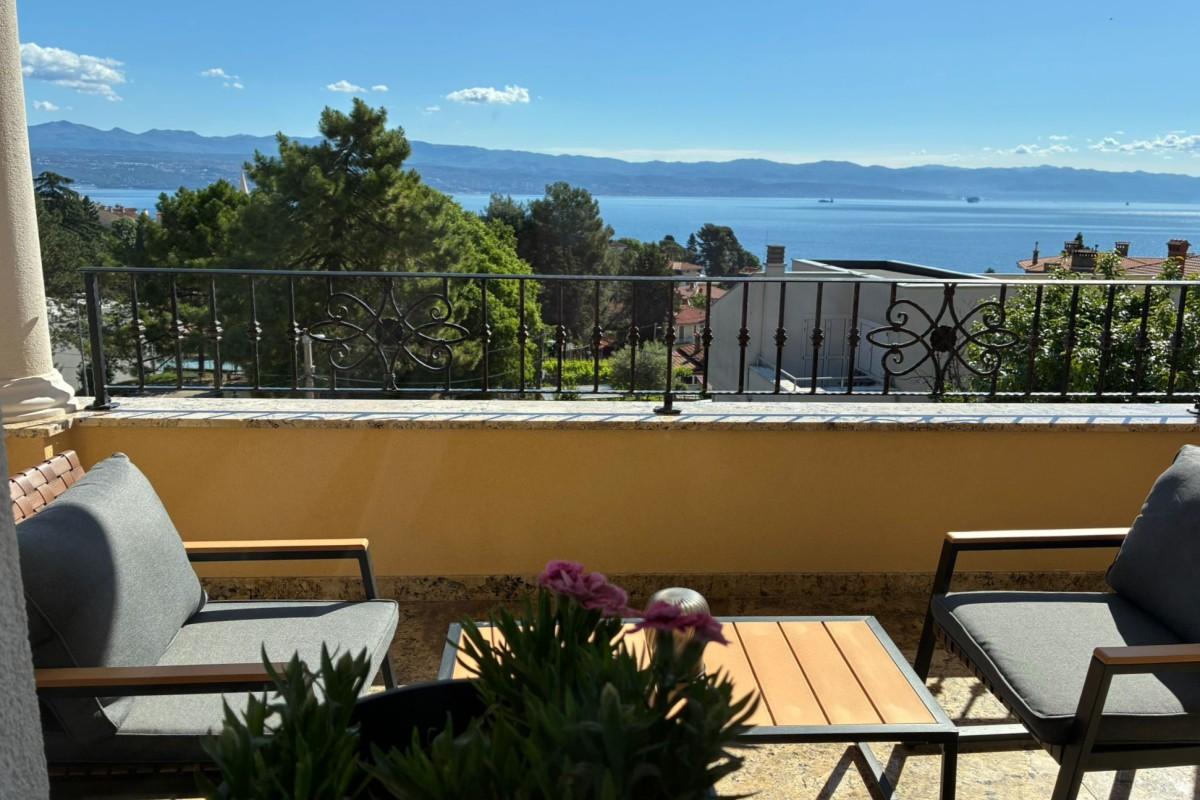 001-5536-30-Opatija-luxury-apartment-in-a-villa-with-pool-for-sale