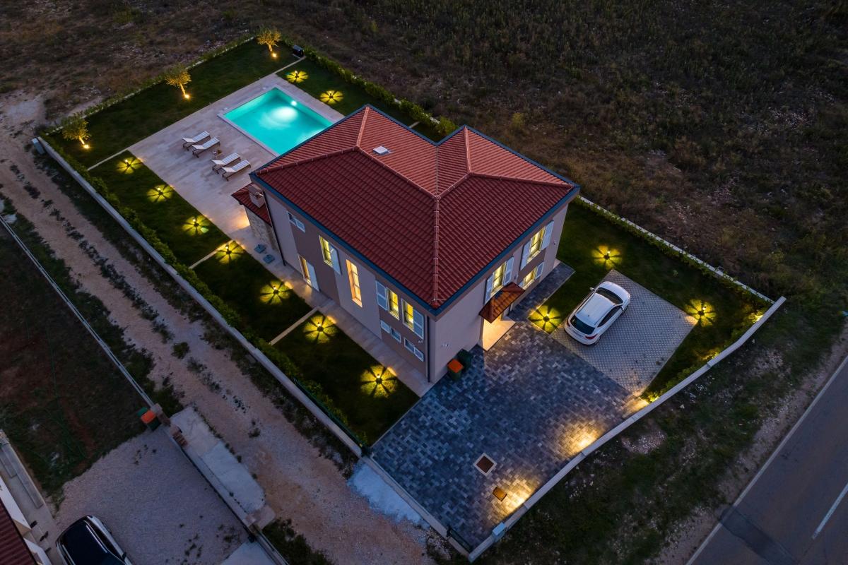 001-5547-30-Zadar-Luxury-house-with-pool-and-parking-for-sale