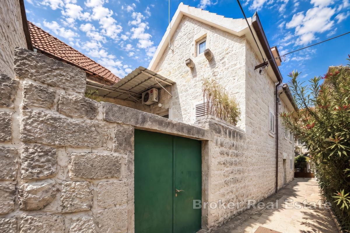 Maison traditionnelle en pierre à rénover