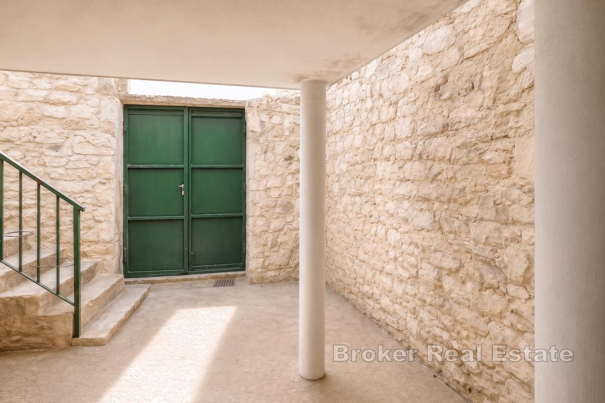 Maison traditionnelle en pierre à rénover