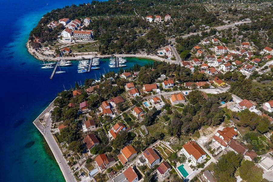 Участок под застройку во 2-м ряду от моря, продается