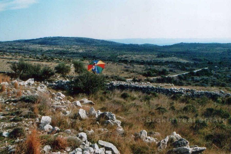 Zemljište od 52 000 m2, na prodaju