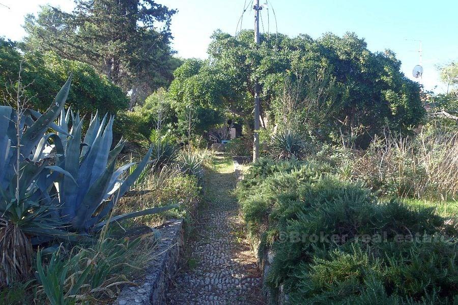 Building land, for sale