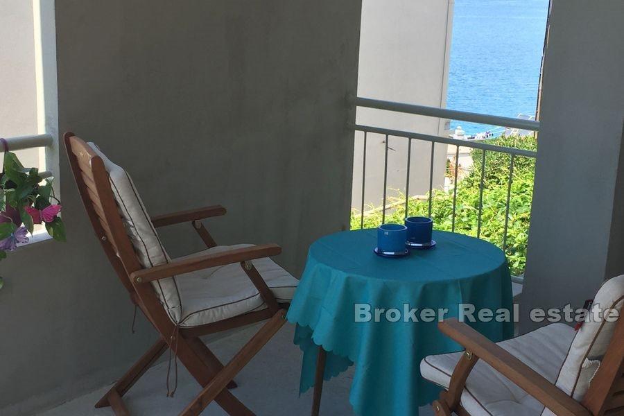 Apartmanska kuća u blizini mora