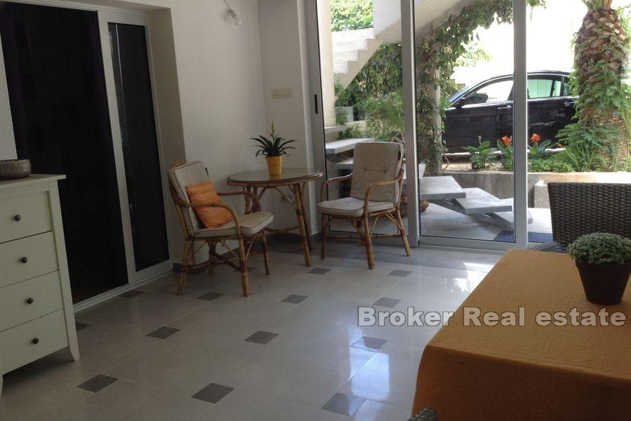 Apartmanska kuća u blizini mora