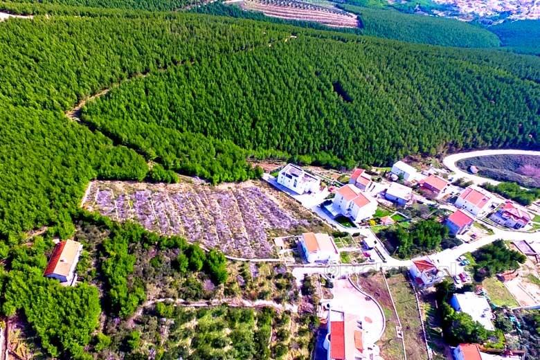 Terrain proche de Split, avec vue sur la mer, à vendre