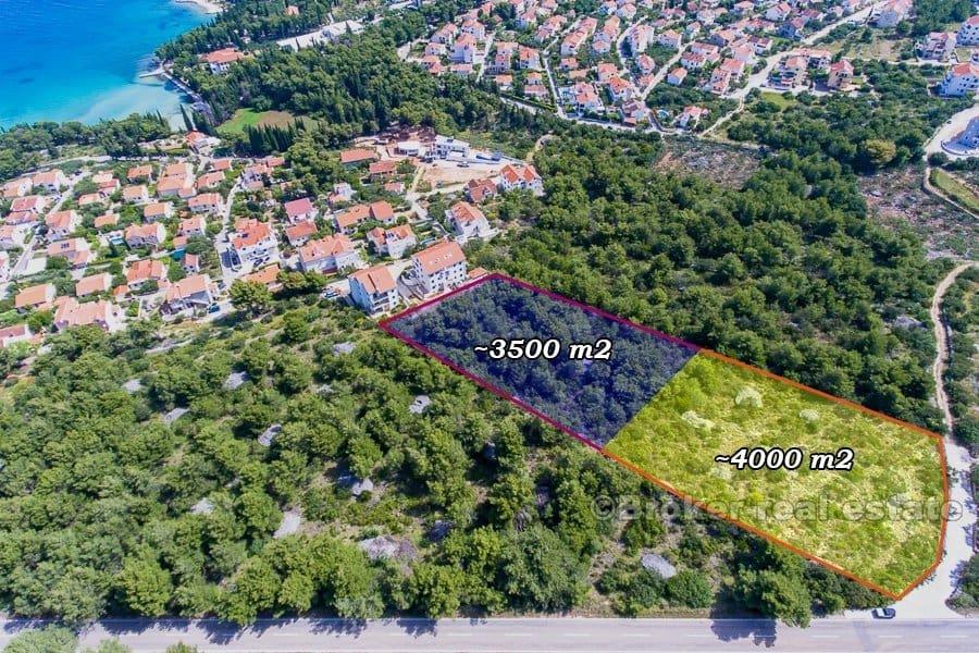 Attraente appezzamento di terreno per la costruzione di 4 ville