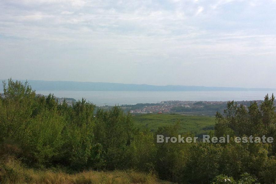 Solin, building land with sea view