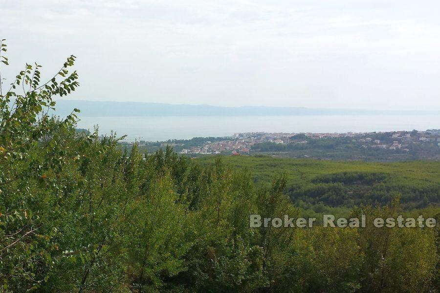 Solin, terreno edificabile con vista mare