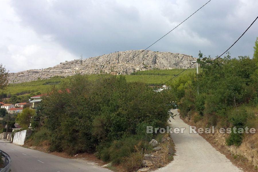 Solin, building land with sea view