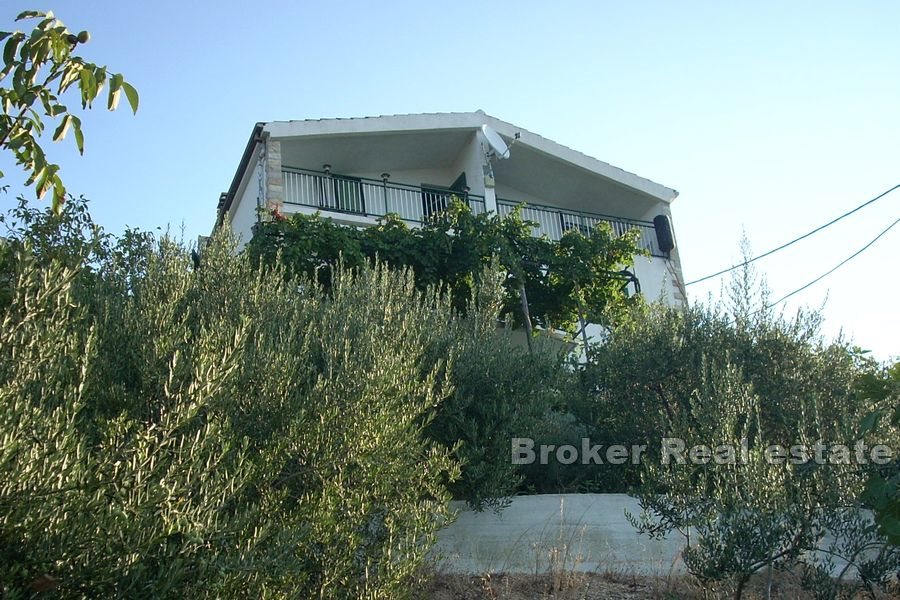002 3858 30 Omis house with sea view for sale