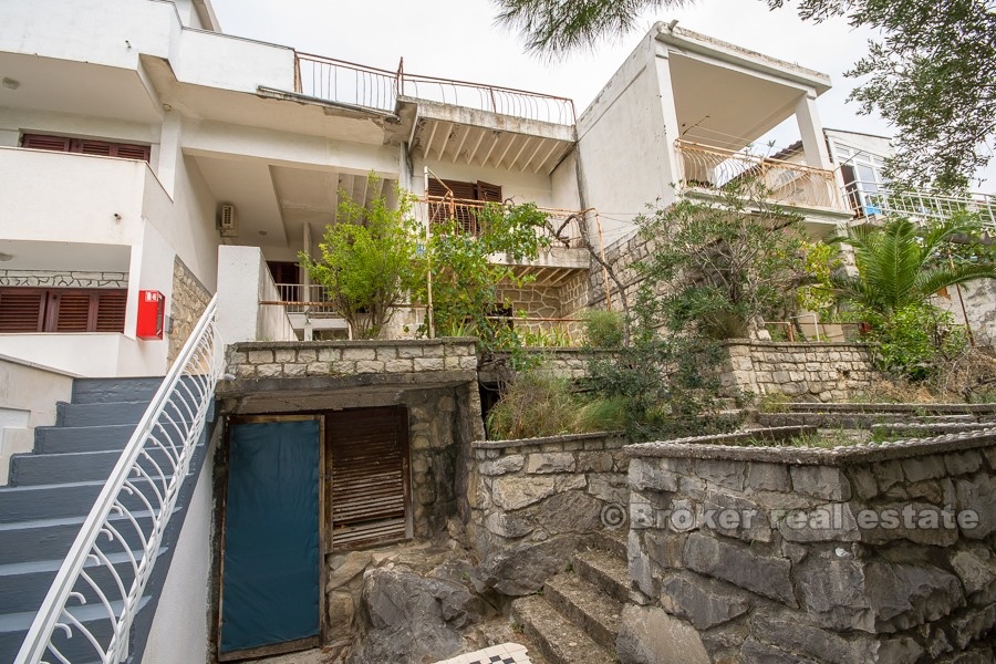 09 4318 30 Omis area house sea view for sale