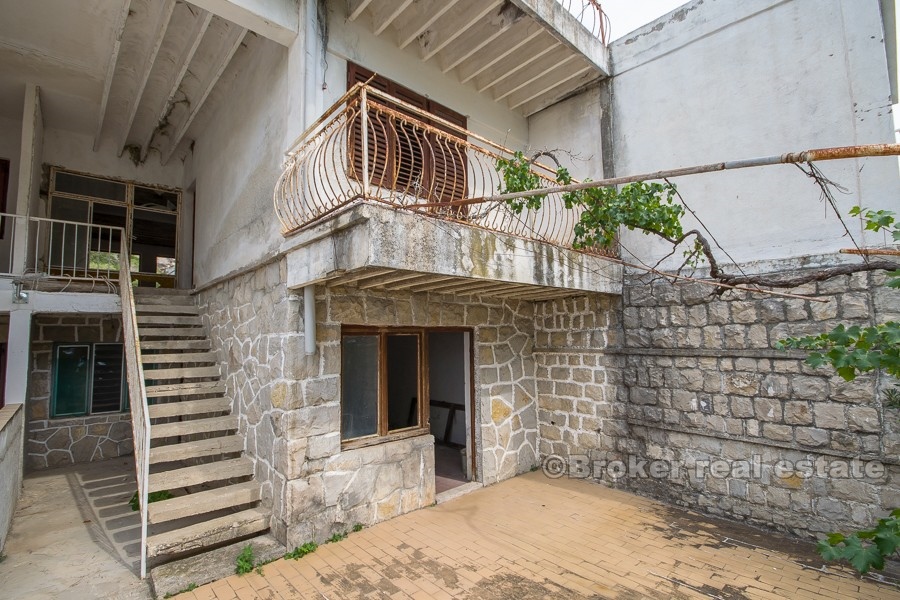 11 4318 30 Omis area house sea view for sale