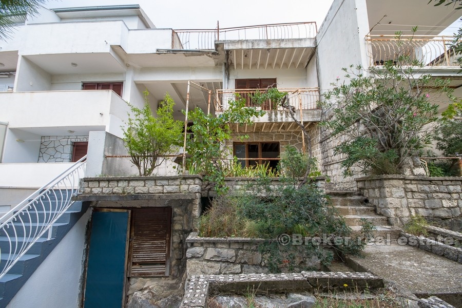 12 4318 30 Omis area house sea view for sale