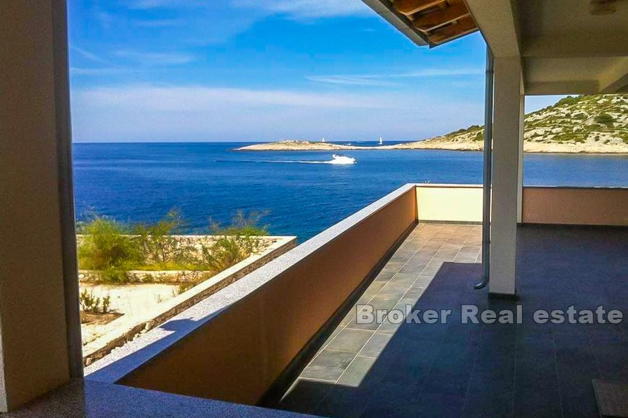 12 2022 46 Rogoznica house waterfront for sale