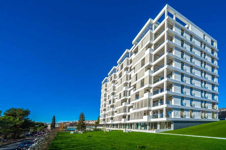 2011 64 split luxury apartments sea view 006