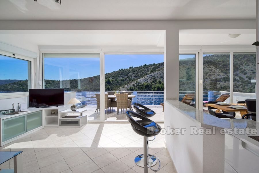 008 4515 30 trogir villa with swimming pool for sale