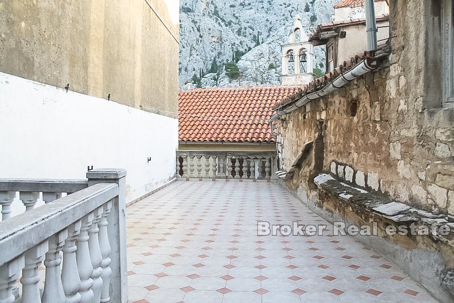 2018 36 Omis stone house for sale 11