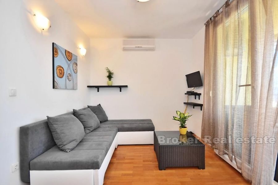 004 4736 30 split two bedroom apartment for rent