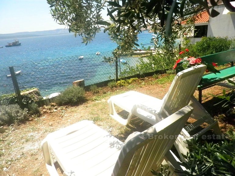 001 4108 30 Brac house seafront for sale