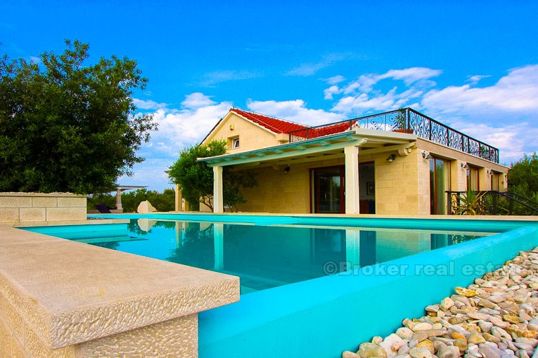 01 4652 30 Brac villa sea view swimming pool
