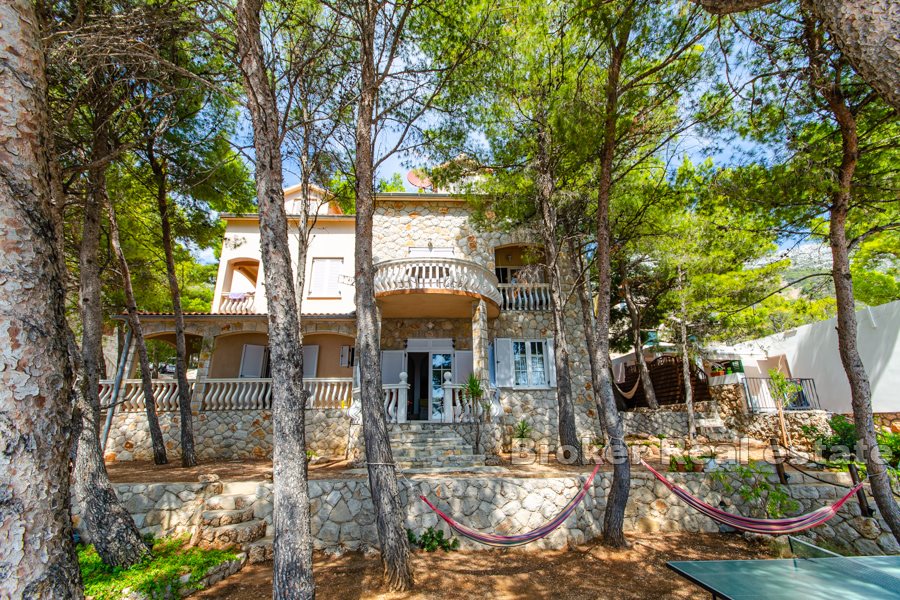 09 2011 21 Hvar house swimming pool seafront for sale