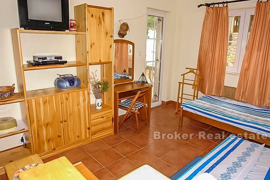 15 2011 21 Hvar house swimming pool seafront for sale
