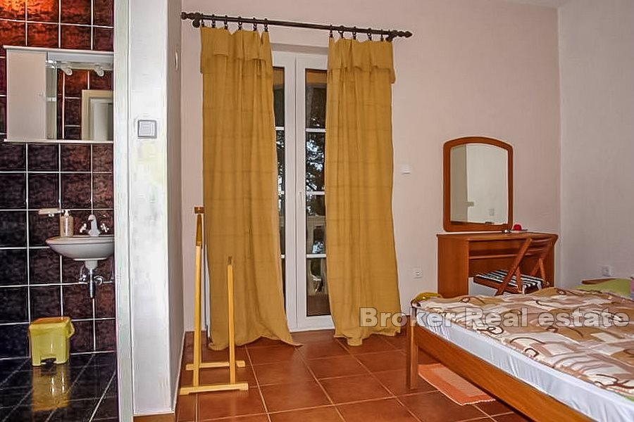 19 2011 21 Hvar house swimming pool seafront for sale