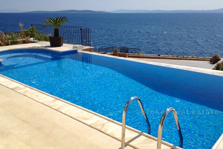 09 2011 13 Hvar House waterfront swimming pool for sale