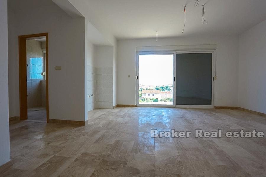 011 2019 29 rogoznica apartment house with pool for sale