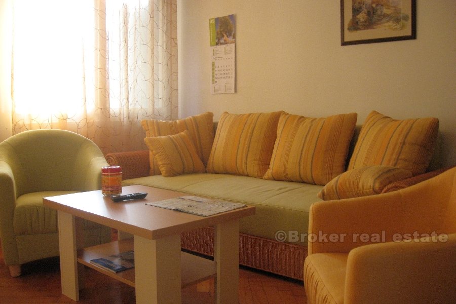 02 4817 30 apartment Brac seafront for sale