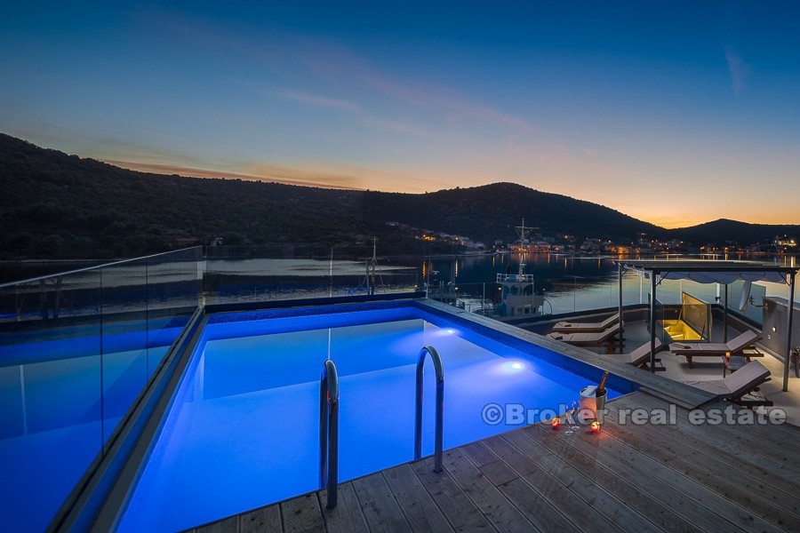 01 2022 160 Trogir area villa by the sea for sale