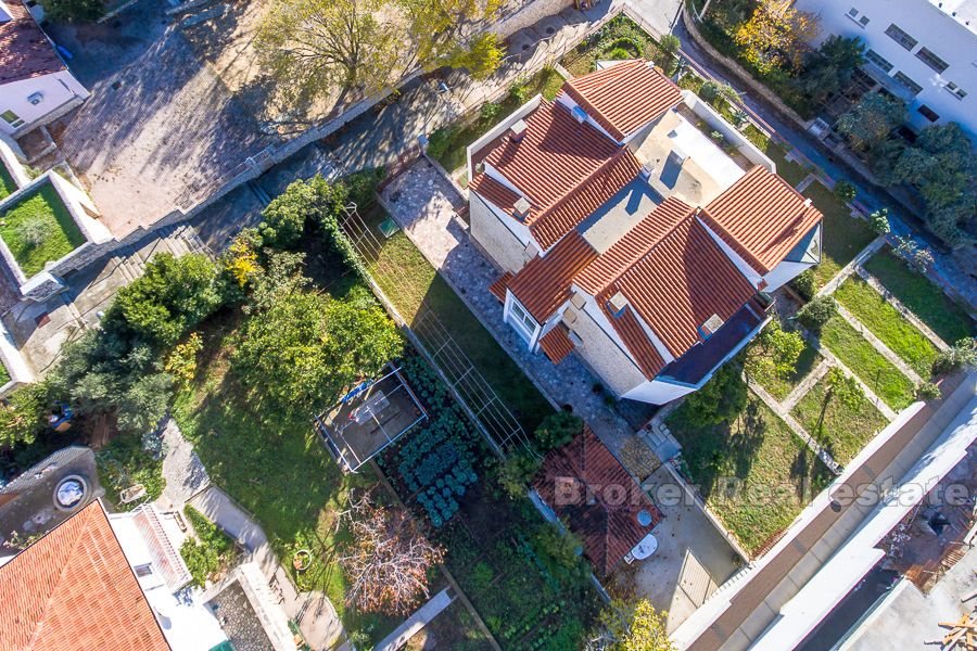 005 2021 170 split meje villa for sale