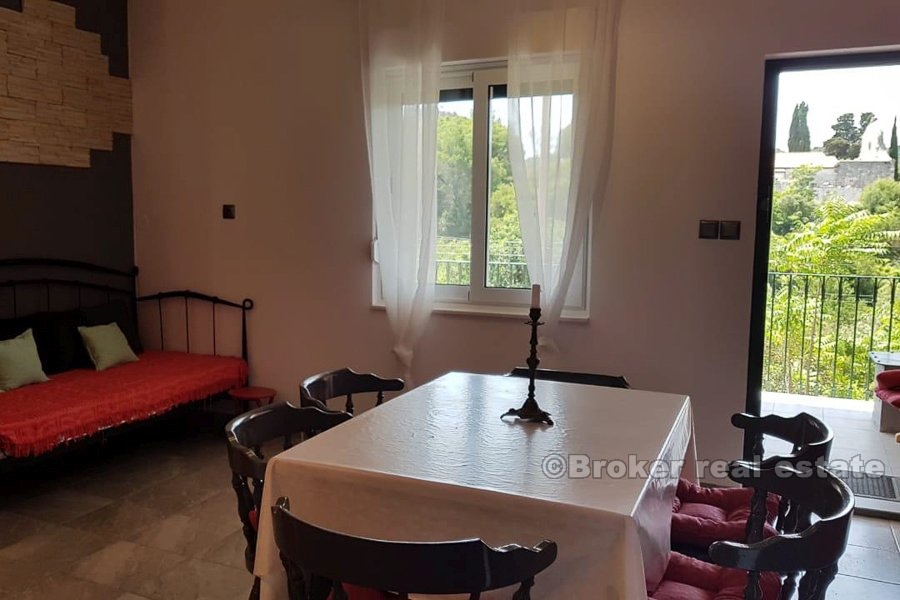 03 4848 30 Trogir area house sea view for sale
