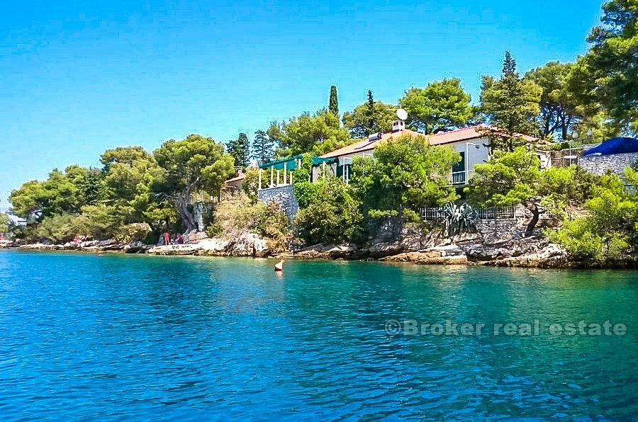 009 2022 163 island brac house first row by the sea for sale2