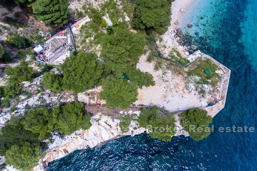 09 2011 84 Omis area house land seafront for sale