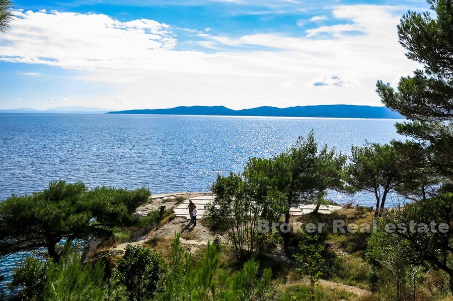 15 2011 84 Omis area house land seafront for sale