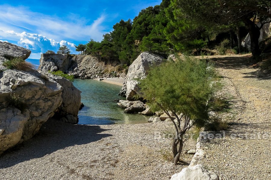 17 2011 84 Omis area house land seafront for sale