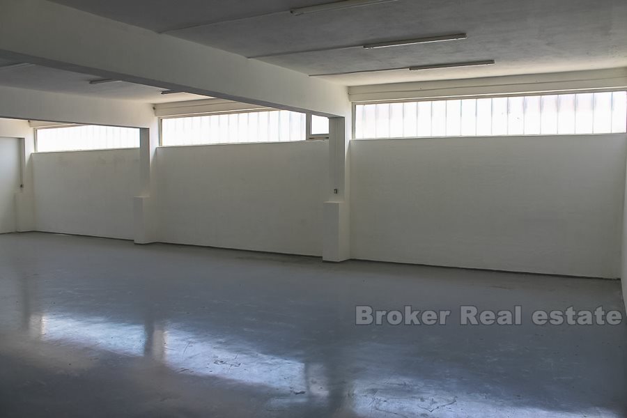 03 2016 348 Split business hall for sale